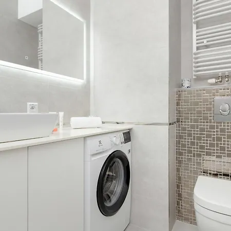 Apartment Bastion Walowa With Parking By Renters Prestige *
